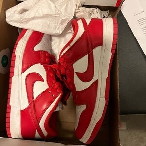 White and University Red Women’s Dunks 🔥